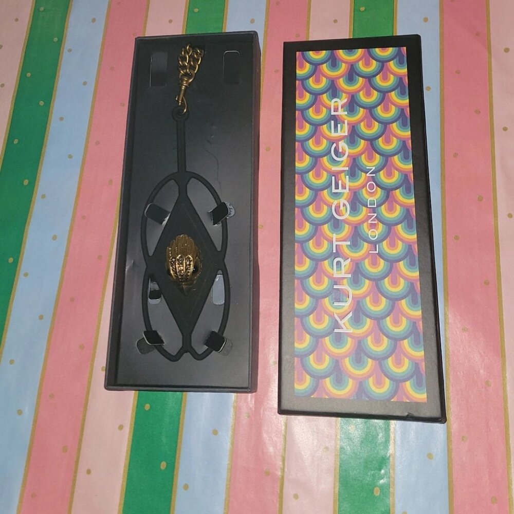 Kurt Geiger Eagle Head Phone Holder - Picture 3 of 7